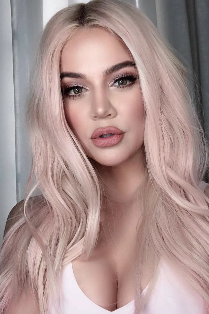 kloe kardashian with champagne blonde hair